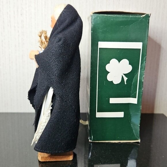 Vintage Character Doll Dublin Flower Seller with Basket Grange Craft Ireland - Picture 6 of 10